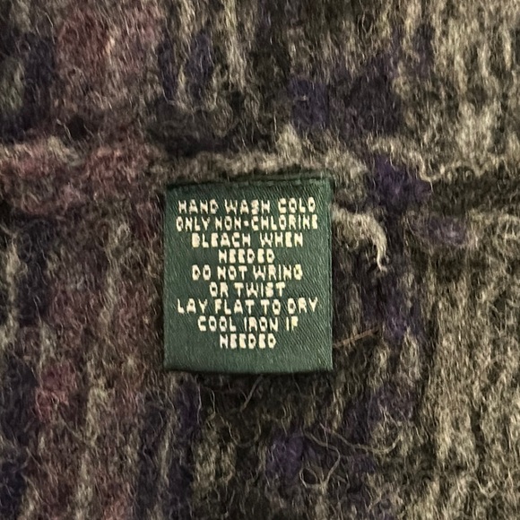 Vintage Aztec Ralph Lauren Women's lambs wool Patterned Vest - Picture 4 of 7